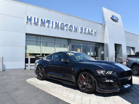Used 2020 Ford Mustang Shelby GT500 w/ Carbon Fiber Track Pack image 1