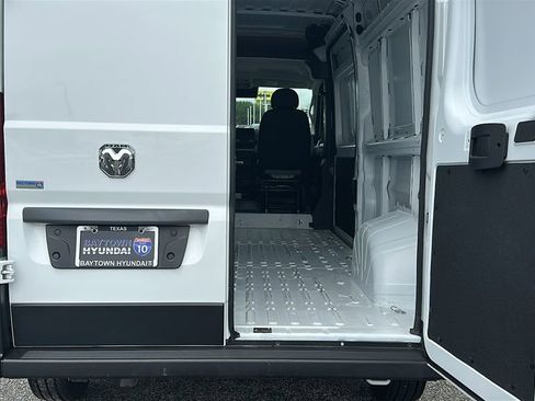 Used 2026 RAM ProMaster 2500 w/ Convenience Group FWD image 36