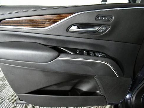 Certified 2022 Cadillac Escalade ESV Premium Luxury w/ Performance Package image 22