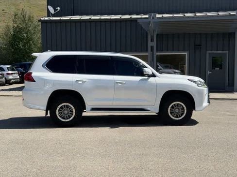 Used 2019 Lexus LX 570 4WD w/ Luxury Package image 8
