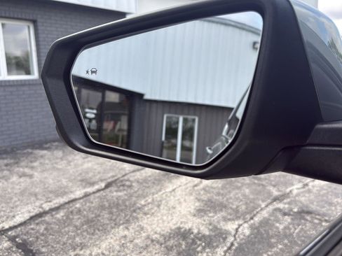 Used 2024 Chevrolet Equinox LT AWD/4WD image 34