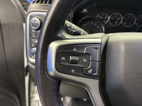 Used 2021 Chevrolet Silverado 1500 LT AWD/4WD image 15