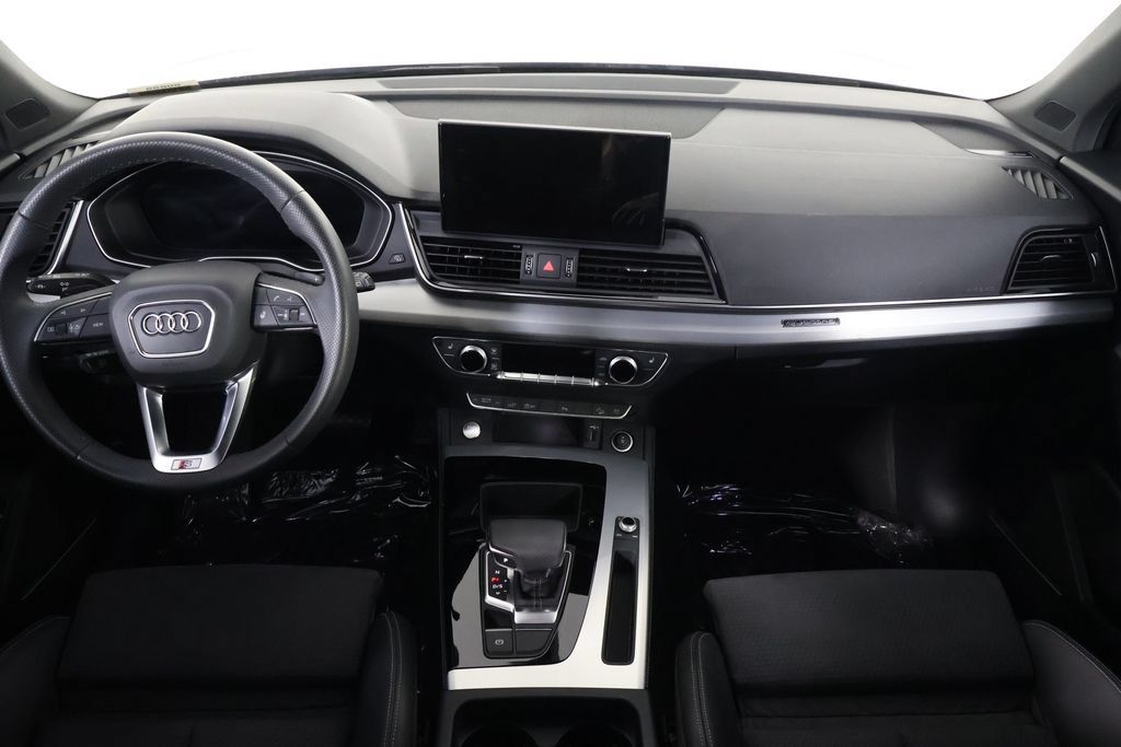 Used 2024 Audi Q5 e Premium Plus AWD/4WD image 8
