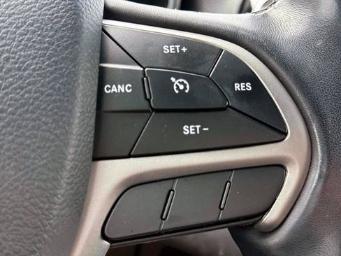 Used 2021 Jeep Grand Cherokee Limited AWD/4WD image 24