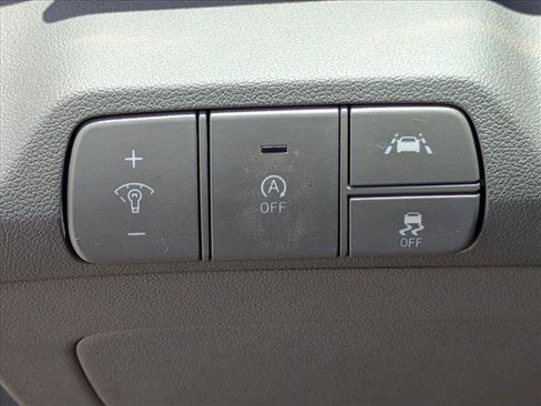 Used 2021 Hyundai Elantra SE FWD image 12