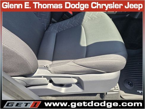 Used 2025 Toyota Tacoma SR5 AWD/4WD image 37