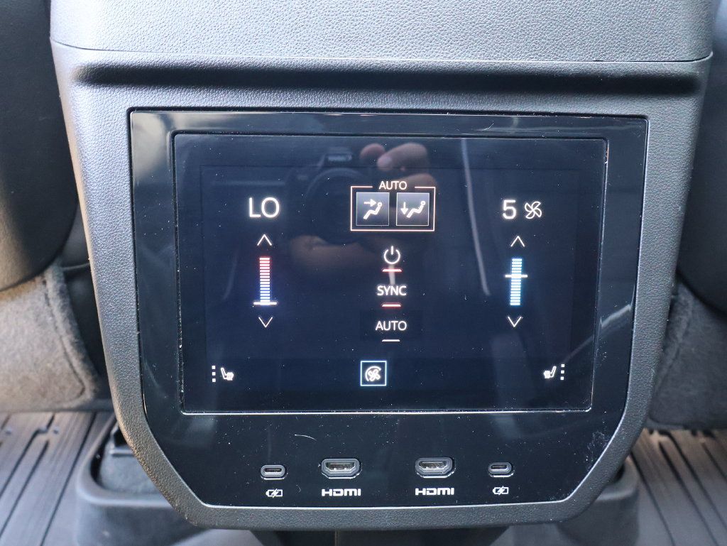 Certified 2025 GMC Yukon AT4 Ultimate AWD/4WD image 34