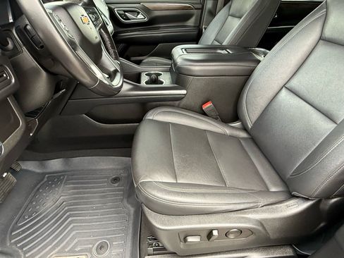 Used 2022 Chevrolet Suburban LT image 14