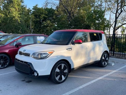 Used 2016 Kia Soul + w/ Designer's Package FWD image 4