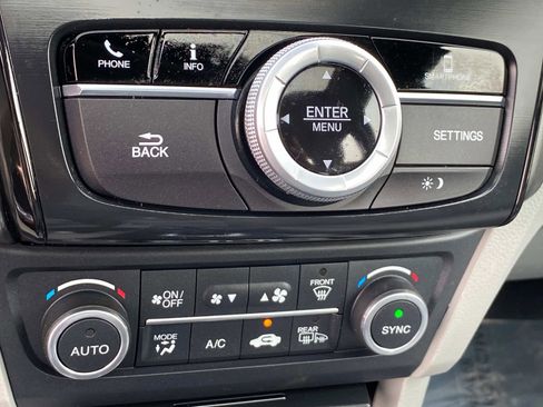 Used 2022 Acura ILX w/ Premium Package image 15