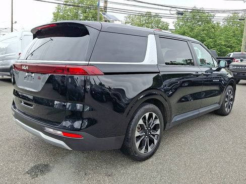 Certified 2024 Kia Carnival EX FWD image 4