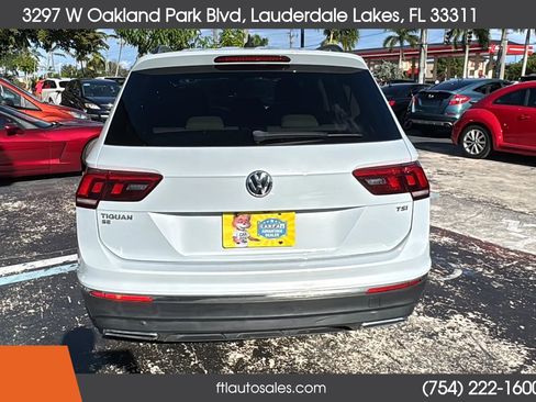Used 2018 Volkswagen Tiguan SE w/ Panoramic Sunroof Package FWD image 46