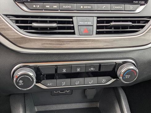 Used 2025 Nissan Altima 2.5 SV image 16