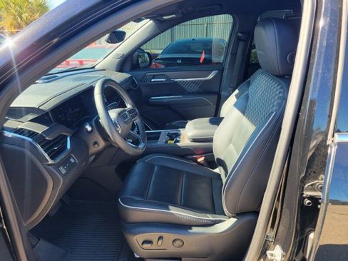 Used 2024 GMC Acadia Denali image 12