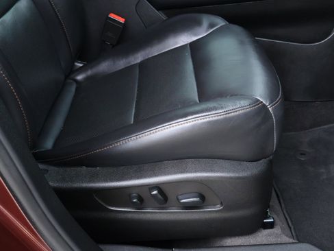 Used 2022 Cadillac XT4 Sport w/ Comfort Package image 24