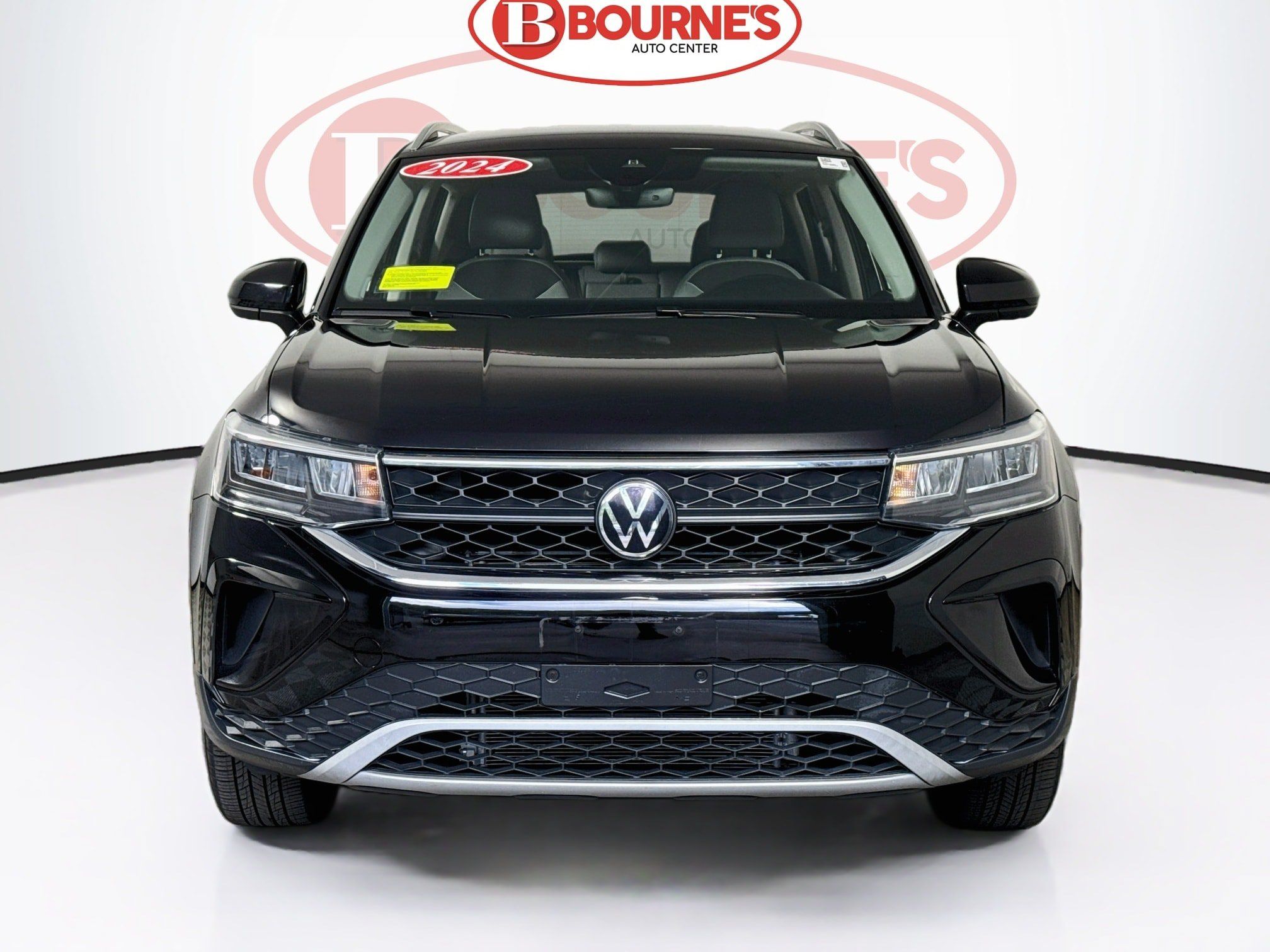Used 2024 Volkswagen Taos SE AWD/4WD image 5