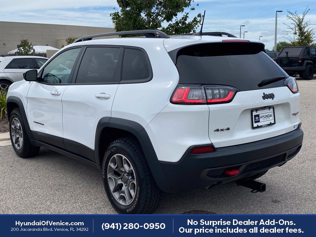 Used 2022 Jeep Cherokee Trailhawk w/ Premium Leather Package AWD/4WD image 10
