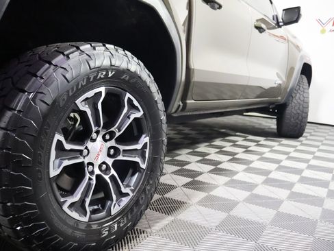 Used 2023 GMC Canyon AT4 w/ AT4 Premium Package AWD/4WD image 6