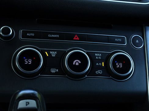 Used 2017 Land Rover Range Rover Sport SE image 12