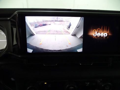 Certified 2025 Jeep Wrangler Unlimited Rubicon 4xe image 13