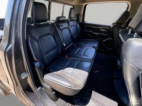 Used 2019 RAM 1500 Laramie AWD/4WD image 18
