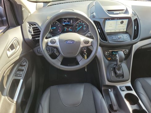 Used 2016 Ford Escape SE w/ SE Chrome Package FWD image 4