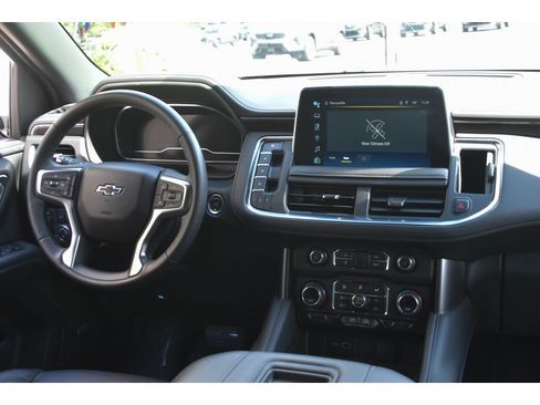 Used 2024 Chevrolet Suburban Z71 w/ Luxury Package AWD/4WD image 17