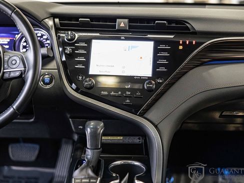 Used 2020 Toyota Camry XLE image 40