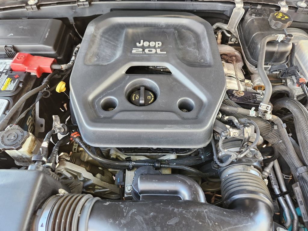 Used 2020 Jeep Wrangler Unlimited Sahara AWD/4WD image 20