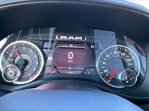 Used 2025 RAM 1500 Laramie AWD/4WD image 14