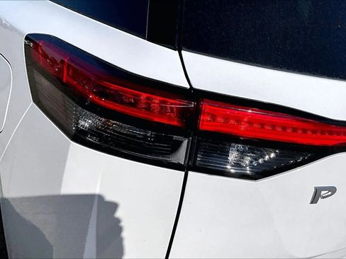 New 2025 Nissan Pathfinder SV image 12