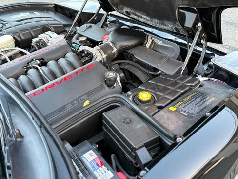 Used 1998 Chevrolet Corvette Coupe w/ Memory Pkg RWD image 13