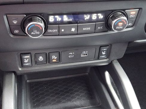 Used 2022 Nissan Frontier SV image 14