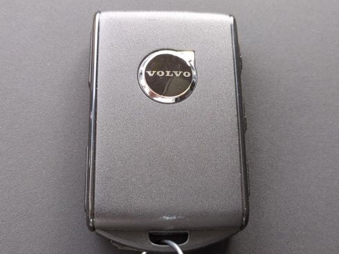 New 2026 Volvo XC60 B5 Ultra w/ Protection Package Premier AWD/4WD image 24
