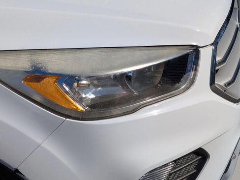 Used 2019 Ford Escape SE image 10