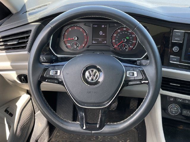 Used 2021 Volkswagen Jetta SE FWD image 11