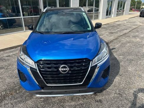 Used 2023 Nissan Kicks SV FWD image 2