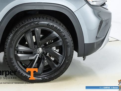Used 2023 Volkswagen Atlas Cross Sport SE w/ Panoramic Sunroof Package AWD/4WD image 14