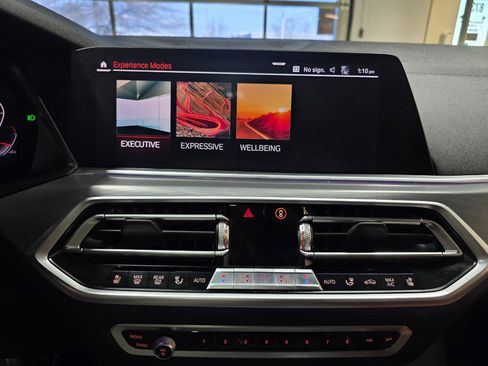 Used 2019 BMW X5 xDrive50i w/ M Sport Package image 44