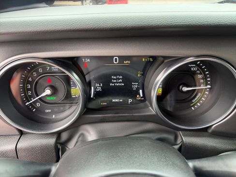 Used 2023 Jeep Wrangler Unlimited Rubicon 4xe w/ Cold Weather Group AWD/4WD image 30