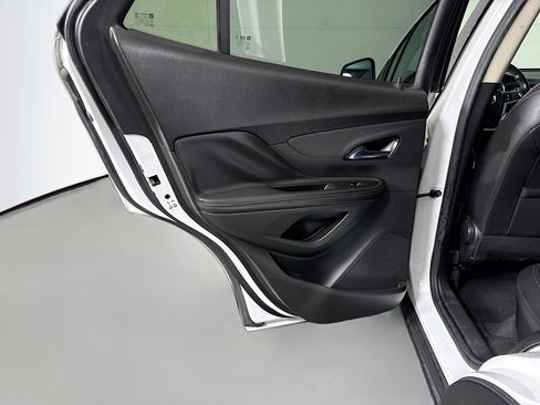 Used 2021 Buick Encore Preferred image 26