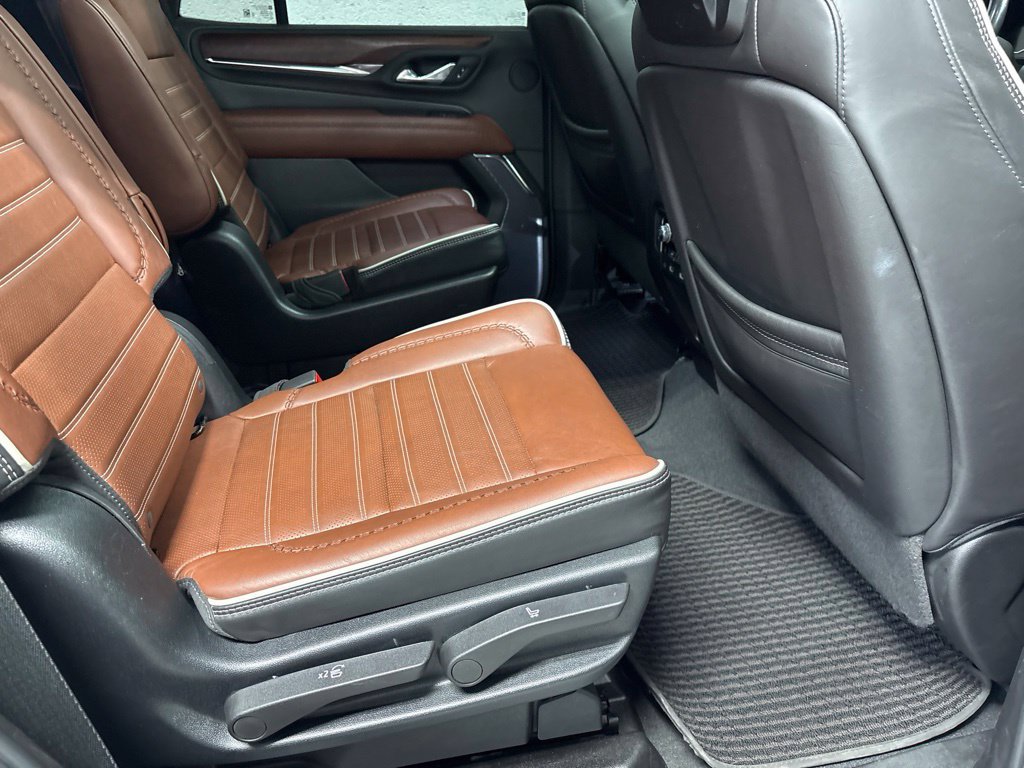 Used 2023 GMC Yukon Denali Ultimate AWD/4WD image 10