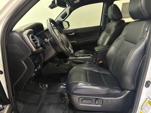 Certified 2021 Toyota Tacoma TRD Off-Road w/ TRD Premium Off Road Package AWD/4WD image 21