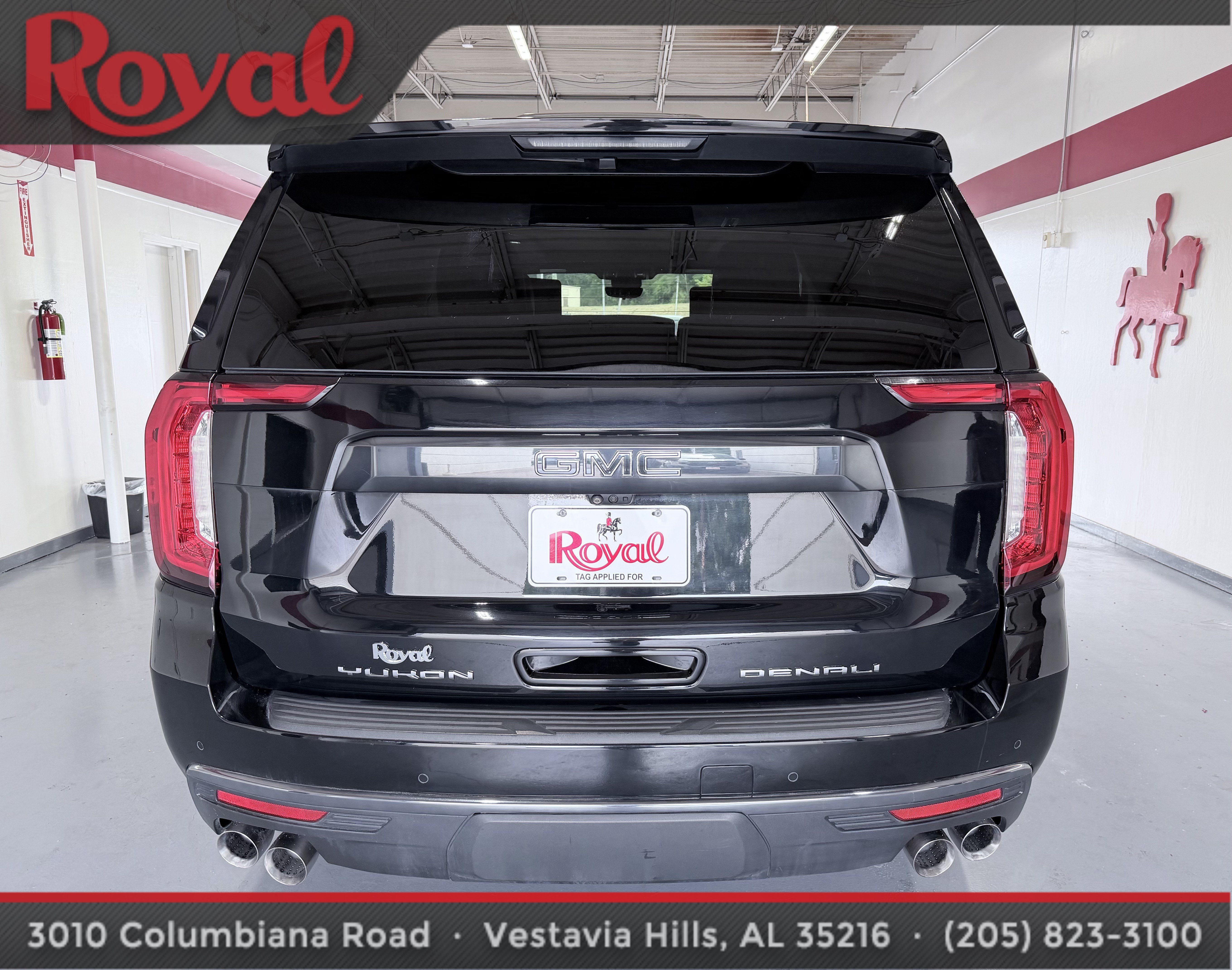 Used 2023 GMC Yukon XL Denali Ultimate AWD/4WD image 5