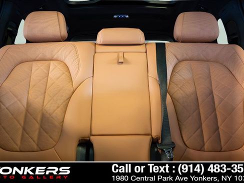 Used 2023 BMW X7 xDrive40i w/ M Sport Package AWD/4WD image 26