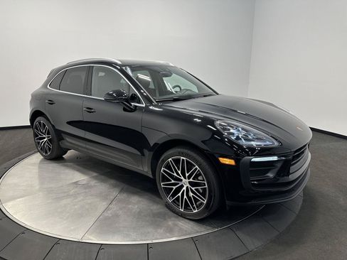 Used 2022 Porsche Macan AWD/4WD image 9