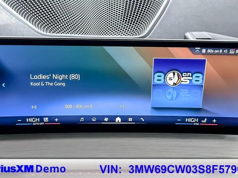 Used 2025 BMW 330i Sedan w/ Convenience Package image 28