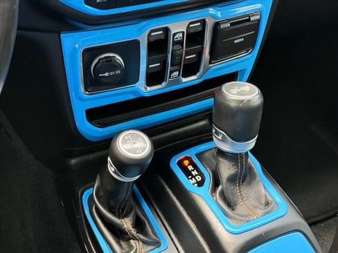 Used 2022 Jeep Wrangler Unlimited Sahara AWD/4WD image 20