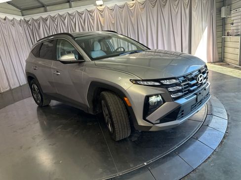 Used 2025 Hyundai Tucson SEL FWD image 3