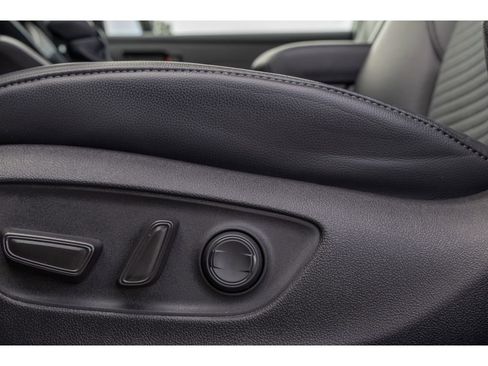 Used 2023 Toyota Highlander XSE image 18